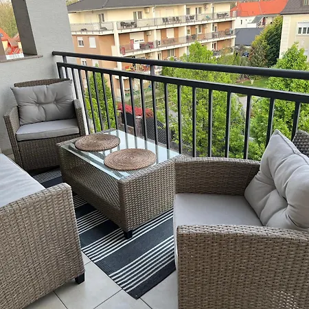 Rose Gold Wellness *