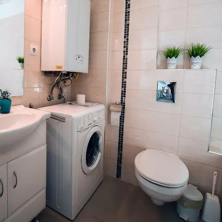 Rose Gold Wellness Apartment *